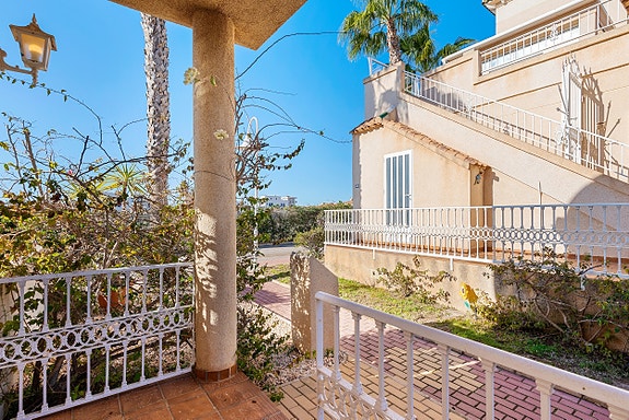 SOLGT! Flott sørvendt leilighet med 2 soverom i hjertet av Playa Flamenca! - Møblert!