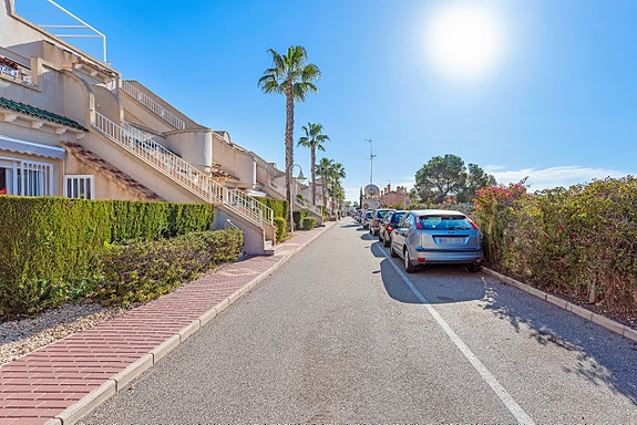 SOLGT! Flott sørvendt leilighet med 2 soverom i hjertet av Playa Flamenca! - Møblert!