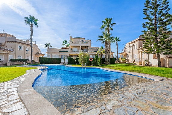 SOLGT! Flott sørvendt leilighet med 2 soverom i hjertet av Playa Flamenca! - Møblert!