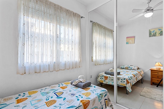 SOLGT! Flott sørvendt leilighet med 2 soverom i hjertet av Playa Flamenca! - Møblert!