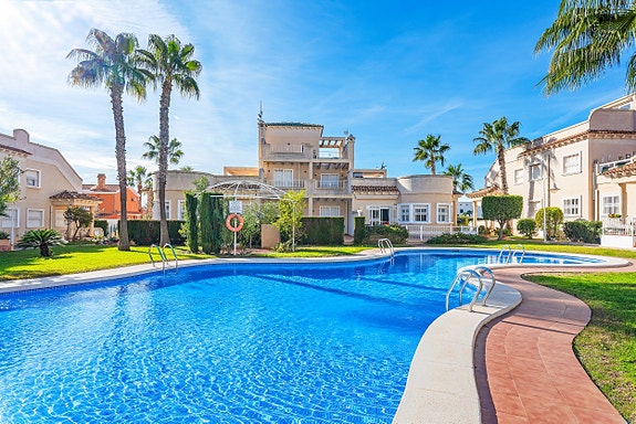 SOLGT! Flott sørvendt leilighet med 2 soverom i hjertet av Playa Flamenca! - Møblert!