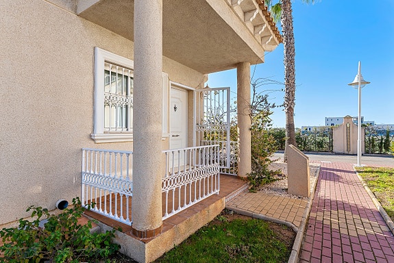 SOLGT! Flott sørvendt leilighet med 2 soverom i hjertet av Playa Flamenca! - Møblert!