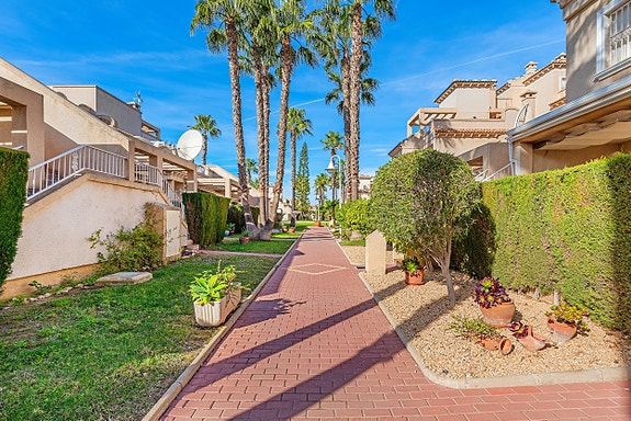 SOLGT! Flott sørvendt leilighet med 2 soverom i hjertet av Playa Flamenca! - Møblert!