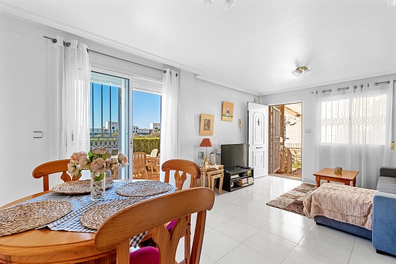 SOLGT! Flott sørvendt leilighet med 2 soverom i hjertet av Playa Flamenca! - Møblert!