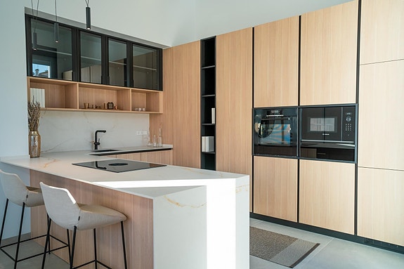 Nyhet | Råflott villa på ett plan | 3 soverom og 2 bad | Privat basseng | Nydelig uteområde