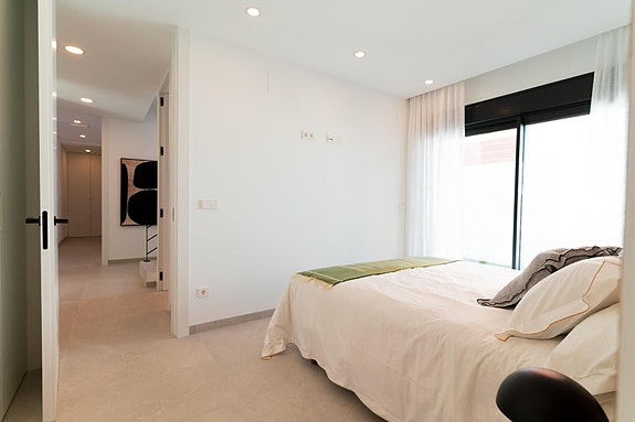 Nyhet | Råflott villa på ett plan | 3 soverom og 2 bad | Privat basseng | Nydelig uteområde