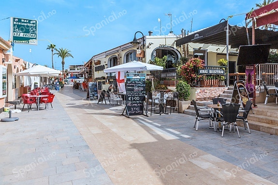 Like ved nydelig strand | Attraktiv beliggenhet | Ny moderne leilighet  | Egen takterrasse