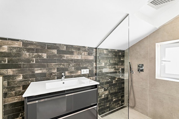 Moderne rekkehus med 3 soverom og 3 bad! Terrasse med utsikt | Gated community med basseng | Perfekt for utleie!