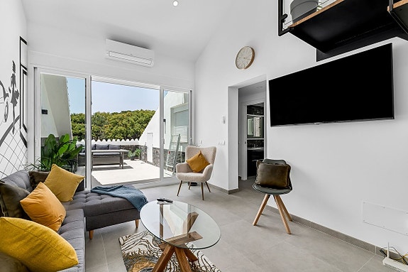 Moderne rekkehus med 3 soverom og 3 bad! Terrasse med utsikt | Gated community med basseng | Perfekt for utleie!