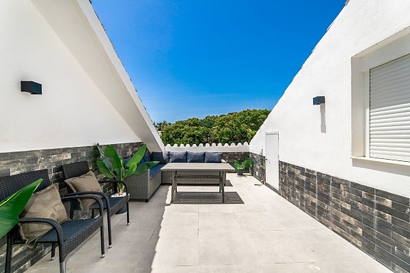 Moderne rekkehus med 3 soverom og 3 bad! Terrasse med utsikt | Gated community med basseng | Perfekt for utleie!