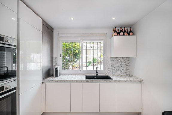 Luksuriøst rekkehus ved Aloha Golf! Nyrenovert | Eksklusivt gated community | Fantastisk utsikt og felles basseng!