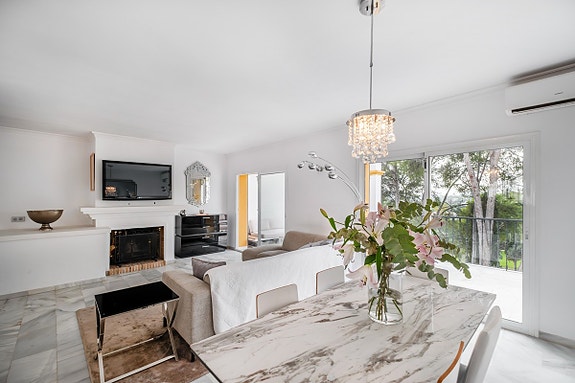 Luksuriøst rekkehus ved Aloha Golf! Nyrenovert | Eksklusivt gated community | Fantastisk utsikt og felles basseng!