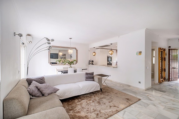 Luksuriøst rekkehus ved Aloha Golf! Nyrenovert | Eksklusivt gated community | Fantastisk utsikt og felles basseng!