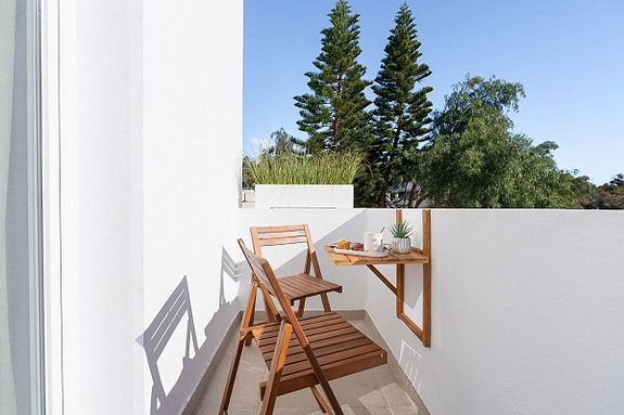 Eksklusivt rekkehus med stor terrasse! Fullt renovert | Boblebad og utekjøkken | Nær Puerto Banús og golfbaner!