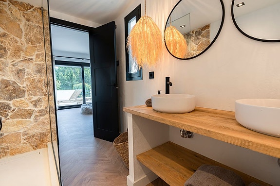 Eksklusivt rekkehus med golfutsikt! Fullt renovert | Sørvendt terrasse med utekjøkken | Fellesområde med basseng!