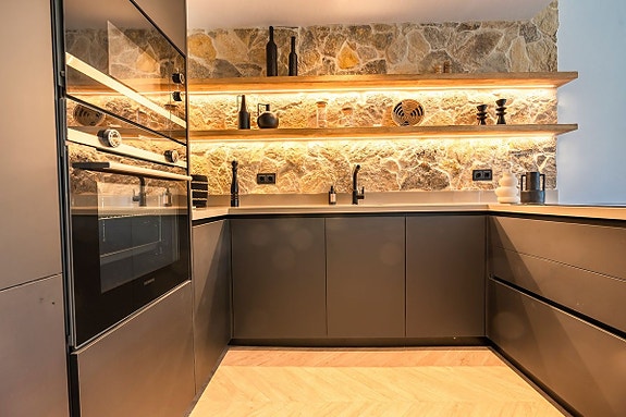 Eksklusivt rekkehus med golfutsikt! Fullt renovert | Sørvendt terrasse med utekjøkken | Fellesområde med basseng!