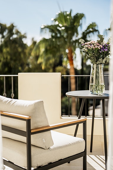 Moderne rekkehus med takterrasse! Sørvendt | Direkte tilgang til basseng | Nær golf, skoler og Puerto Banús!