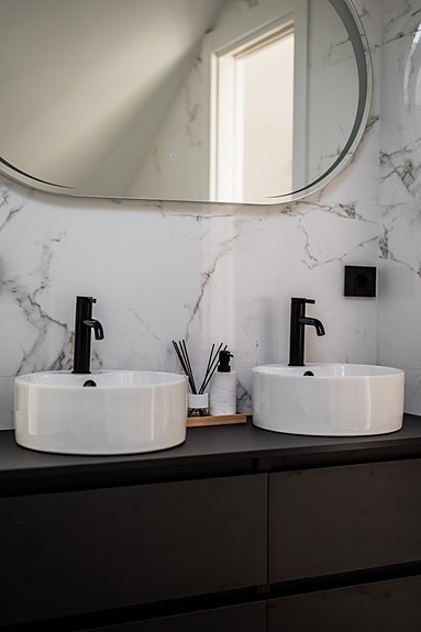 Moderne rekkehus med takterrasse! Sørvendt | Direkte tilgang til basseng | Nær golf, skoler og Puerto Banús!