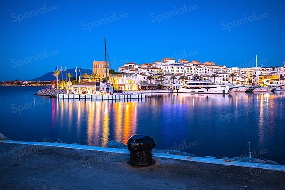 Moderne rekkehus med takterrasse! Sørvendt | Direkte tilgang til basseng | Nær golf, skoler og Puerto Banús!