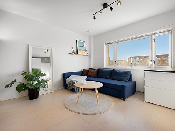 Velkommen til Rugveien 34, presentert av Schala & Partners avd. Bjørvika / Gamle Oslo ved Henrik Stråkander, tlf. 98 30 02 83.