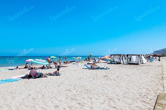 Quad med 3 soverom | Hage og terrasse | Parkering for 2 biler | Flott fellesområde med basseng!