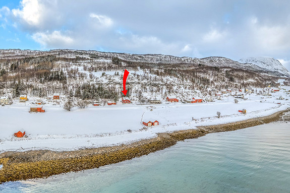 Herjangen er et av de eldste bosteder i Ofoten. Bygden er kjent for sine helleristninger, som trolig er mellom 5000 og 6000 år gamle.