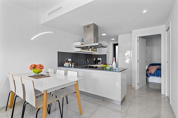 SOLGT! Moderne rekkehus med 3 soverom og 3 bad - Takterrasse - Fullt møblert!