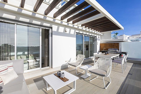 Duplex Penthouse med 3 soverom - Stor terrasse med fantastisk havutsikt - Flotte fellesområder!