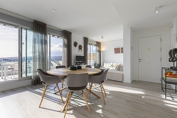 Duplex Penthouse med 3 soverom - Stor terrasse med fantastisk havutsikt - Flotte fellesområder!