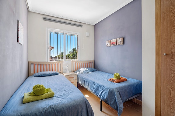 SOLGT! Nydelig toppleilighet med 2 soverom, 2 bad og privat takterrasse   Zeniamar 9