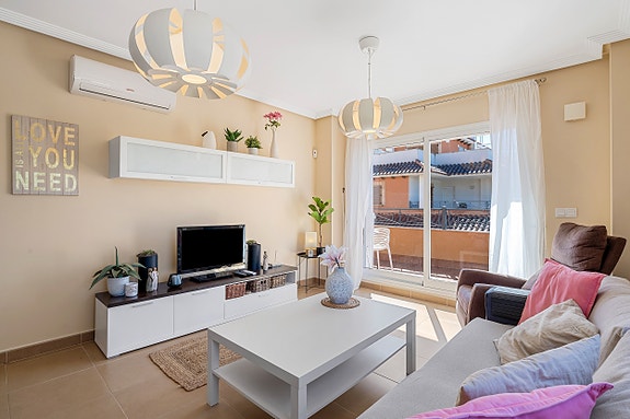 SOLGT! Nydelig toppleilighet med 2 soverom, 2 bad og privat takterrasse   Zeniamar 9