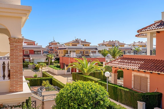 SOLGT! Nydelig toppleilighet med 2 soverom, 2 bad og privat takterrasse   Zeniamar 9