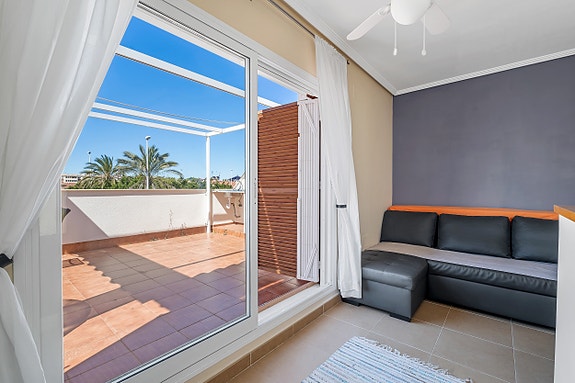 SOLGT! Nydelig toppleilighet med 2 soverom, 2 bad og privat takterrasse   Zeniamar 9