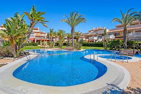 SOLGT! Nydelig toppleilighet med 2 soverom, 2 bad og privat takterrasse   Zeniamar 9