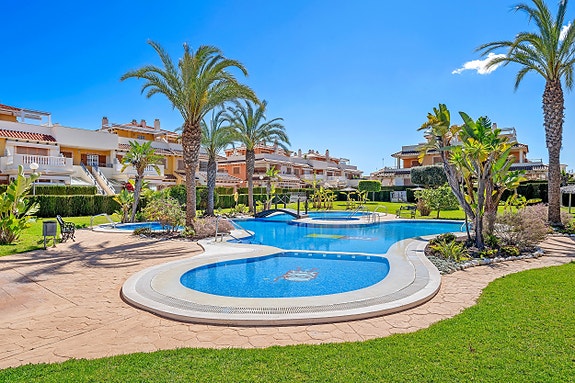 SOLGT! Nydelig toppleilighet med 2 soverom, 2 bad og privat takterrasse   Zeniamar 9