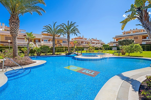 SOLGT! Nydelig toppleilighet med 2 soverom, 2 bad og privat takterrasse   Zeniamar 9