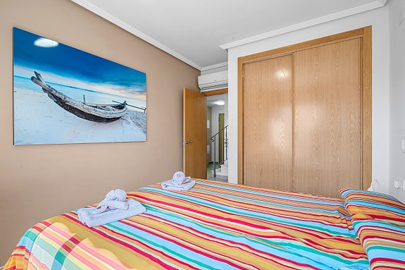 SOLGT! Nydelig toppleilighet med 2 soverom, 2 bad og privat takterrasse   Zeniamar 9