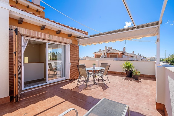 SOLGT! Nydelig toppleilighet med 2 soverom, 2 bad og privat takterrasse   Zeniamar 9