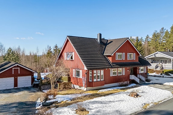 Velkommen til Nybrottsvegen 58 i Elverum!