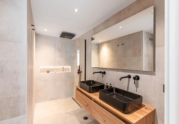 Moderne leilighet med 3 soverom, privat hage og utsikt mot golfbanen - Ferdig møblert