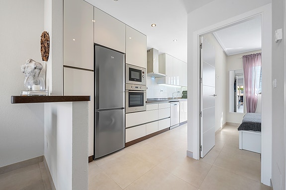 SOLGT! | Flott rekkehus med 3 soverom og 2 bad | Takterrasse | Gangavstand til restauranter