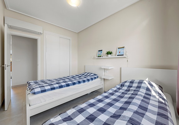 SOLGT! | Flott rekkehus med 3 soverom og 2 bad | Takterrasse | Gangavstand til restauranter