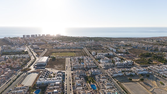 Kun 1 igjen | Ny leilighet med 3 soverom | Gå til strand og restauranter | Flotte fellesområde
