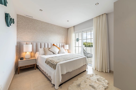 Eksklusiv penthouse med 5 soverom | 4 terrasser og panoramautsikt | Totalrenovert og sammenslått enhet