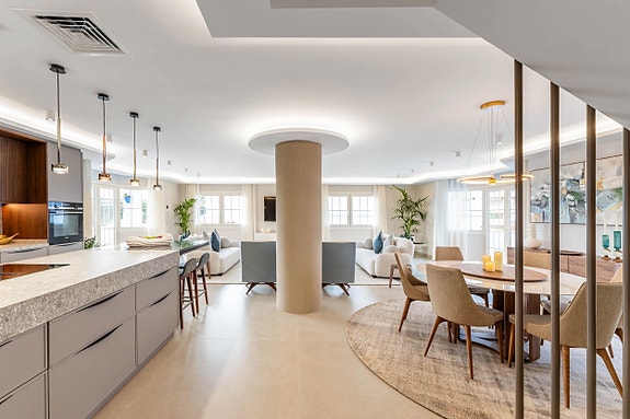 Eksklusiv penthouse med 5 soverom | 4 terrasser og panoramautsikt | Totalrenovert og sammenslått enhet