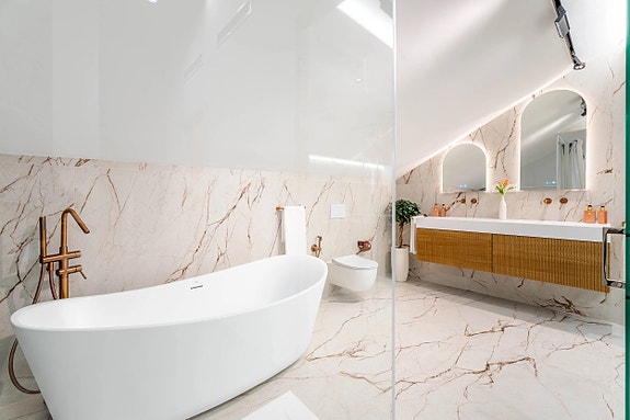 Eksklusiv penthouse med 5 soverom | 4 terrasser og panoramautsikt | Totalrenovert og sammenslått enhet