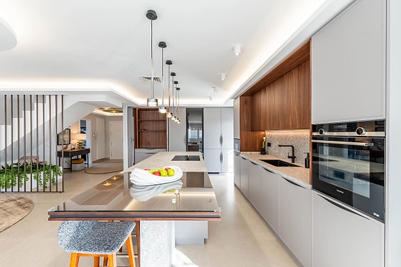 Eksklusiv penthouse med 5 soverom | 4 terrasser og panoramautsikt | Totalrenovert og sammenslått enhet