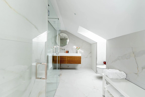 Eksklusiv penthouse med 5 soverom | 4 terrasser og panoramautsikt | Totalrenovert og sammenslått enhet