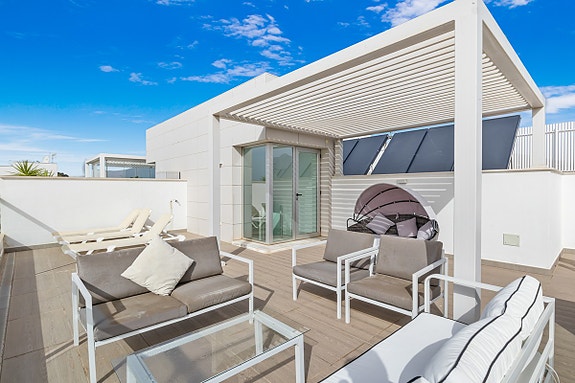 SOLGT! Moderne penthouse med takterrasse og 3 soverom | Kun 3 minutter fra stranden i San Pedro de Alcántara