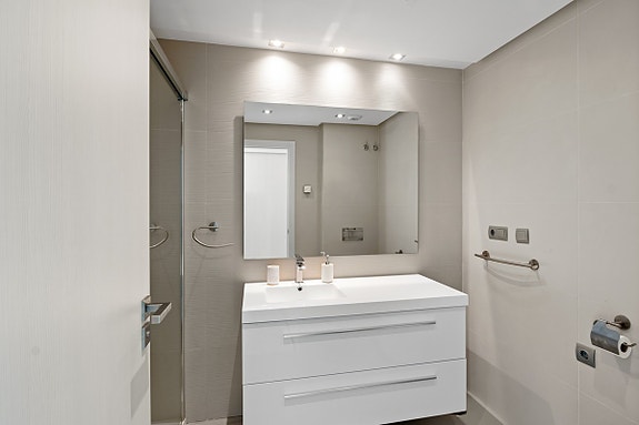 SOLGT! Moderne penthouse med takterrasse og 3 soverom | Kun 3 minutter fra stranden i San Pedro de Alcántara